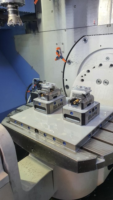 Réhausses 5-axes de LANG Technik pour faciliter l’accès	dans l'usinage sur 5 faces