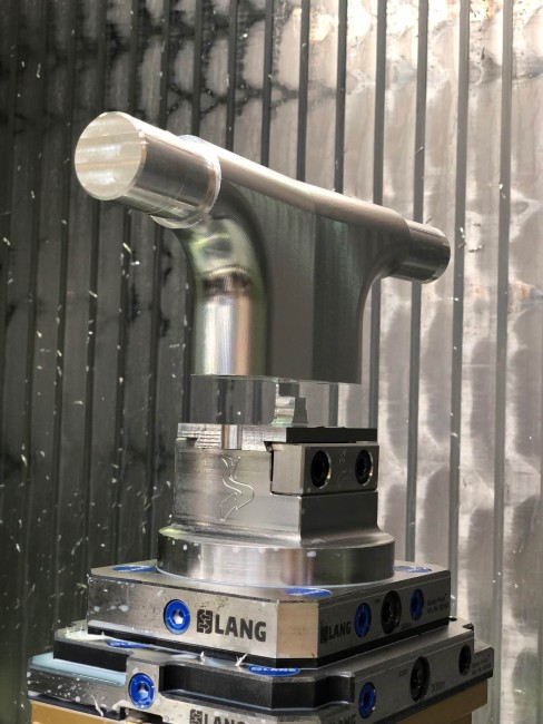 Avec le dispositif de serrage à point zéro de LANG Technik les opérateurs bénéficient de réduction des temps de préparation