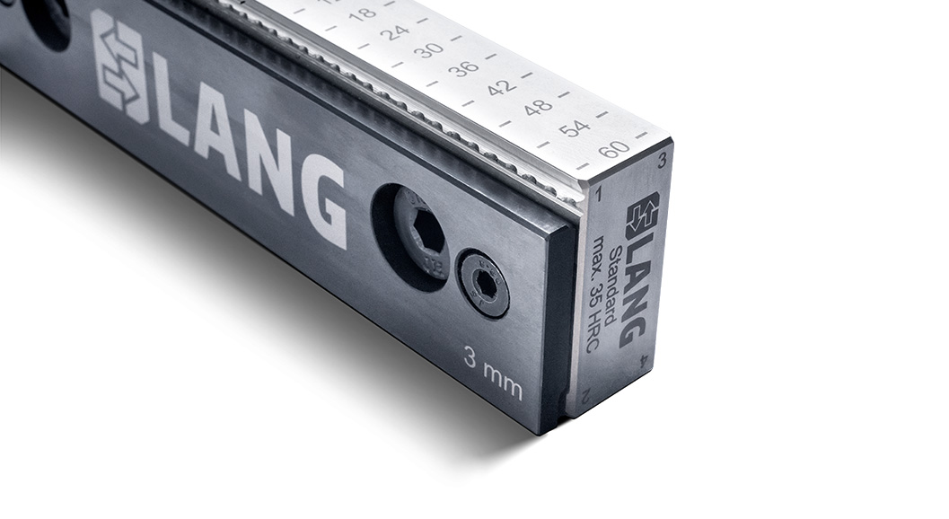 Stamping jaws are available with regular serration.