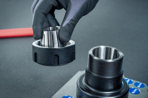 Installation of the lock nut and collet in the Preci-Point collet chuck.