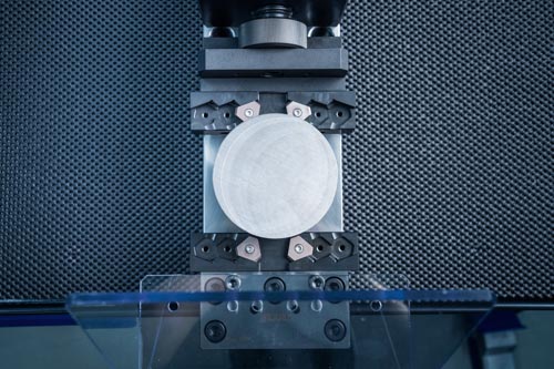 Pre-stamping process for a cylindrical blank using Makro•4Grip technology.